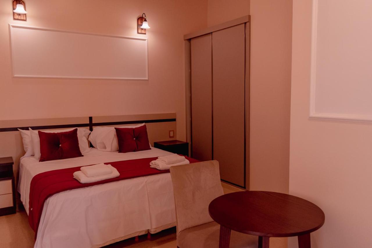 Hauer Hotel San Vicente  Buitenkant foto